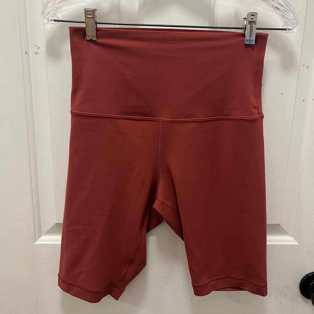 🍋 LIKE NEW Lululemon Align Super High-Rise Short 10" in Chianti - Sz 8